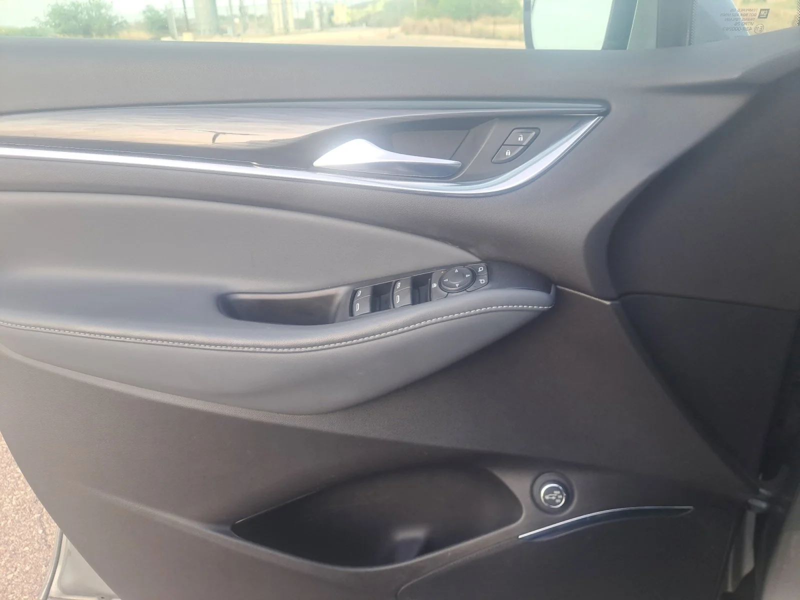 Used 2024 Moonstone Gray Metallic Buick Essence image 27