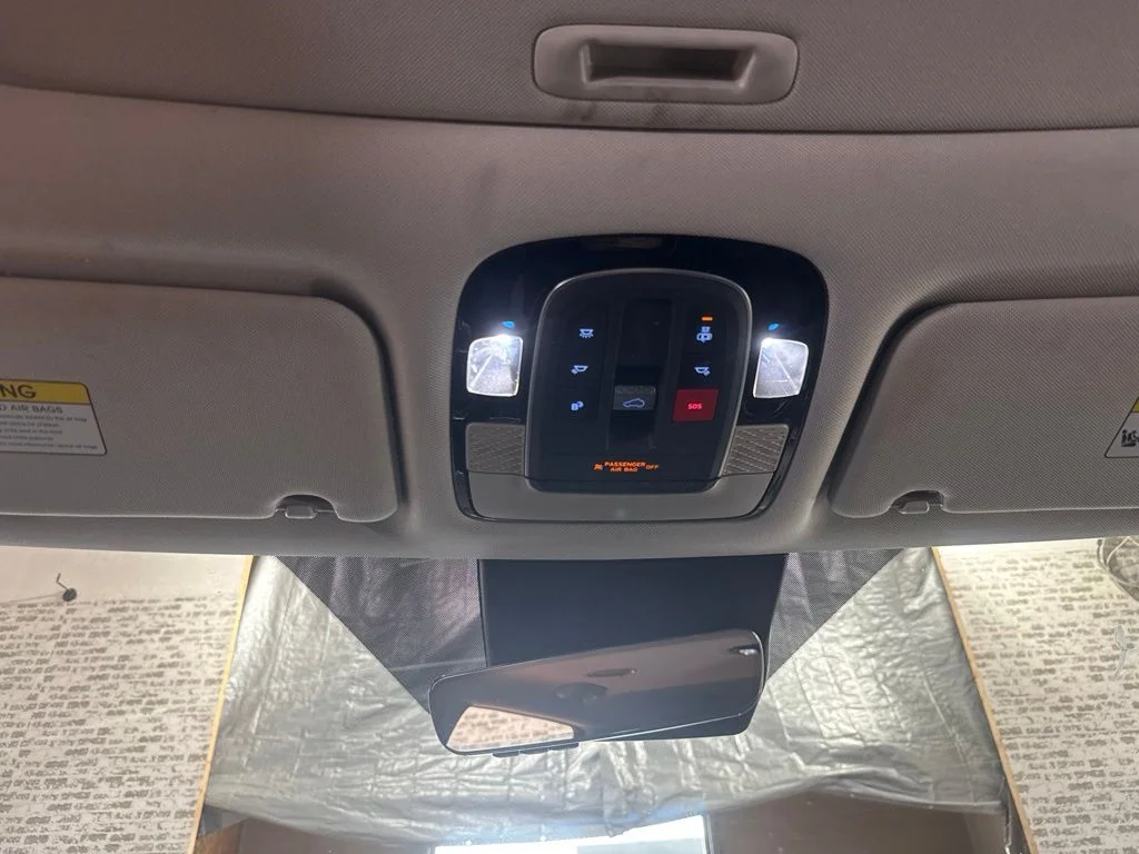 Used 2023 White Hyundai SEL image 21