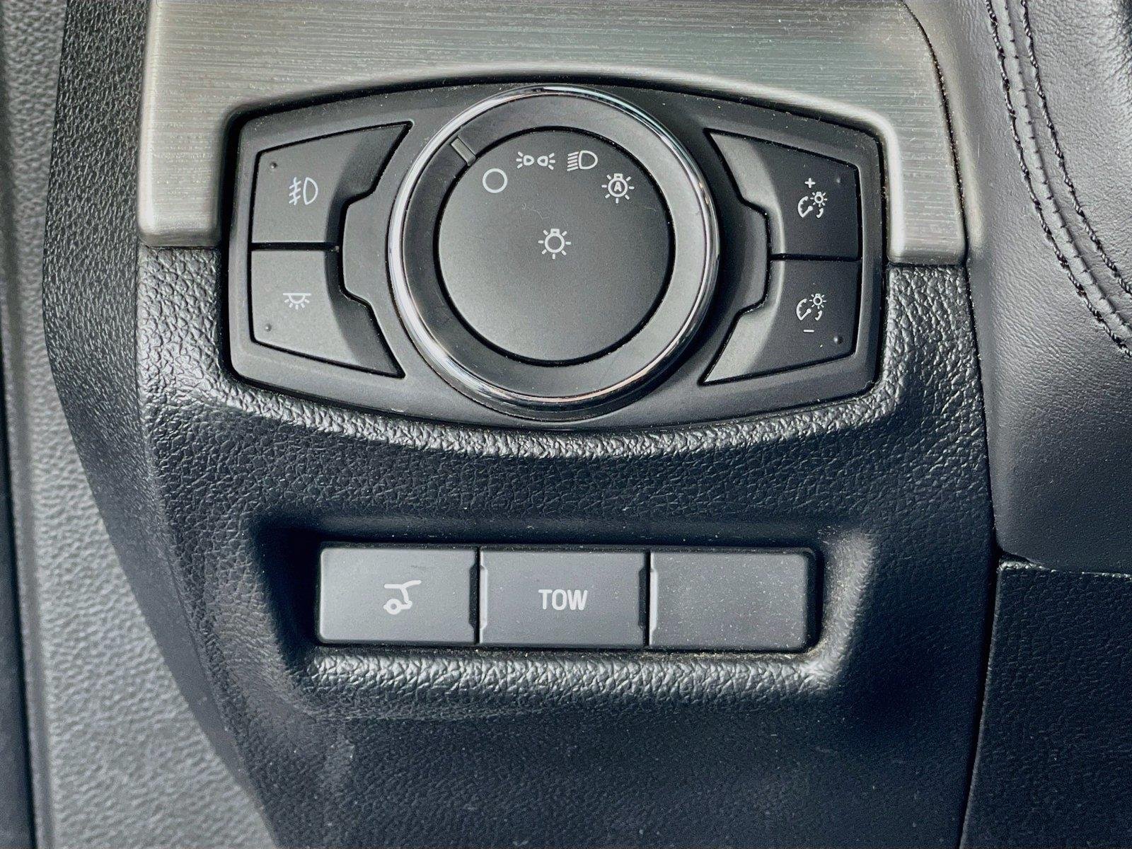 Used 2016 Black Ford Platinum image 13