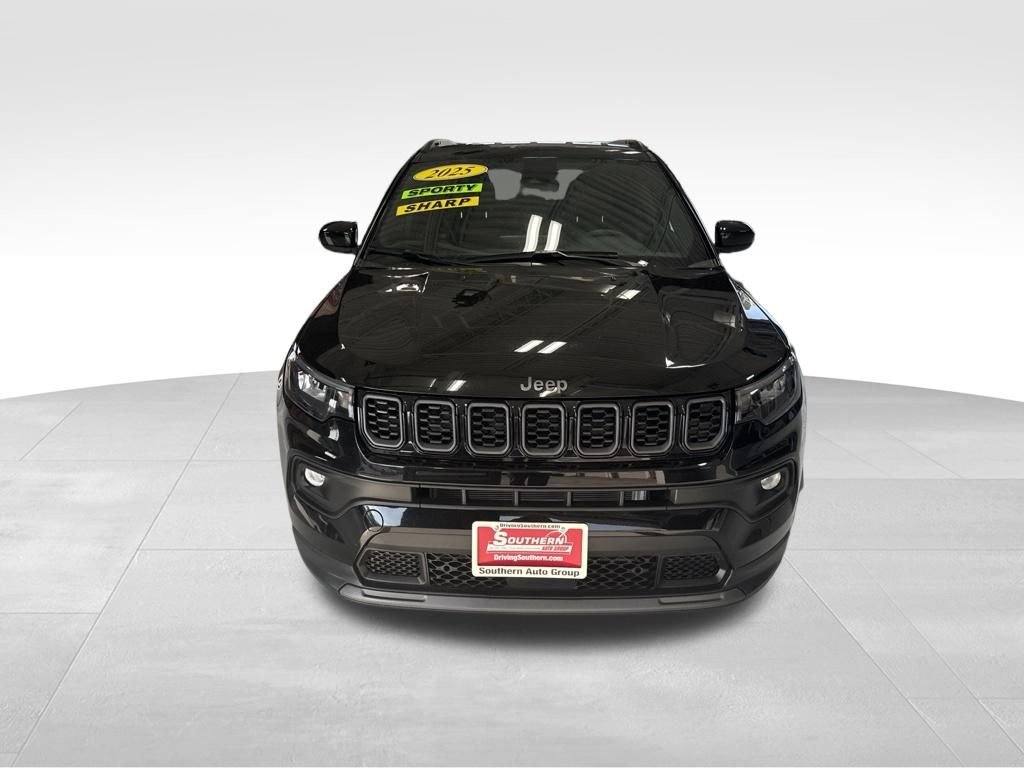 Used 2025 Black Jeep Latitude image 9