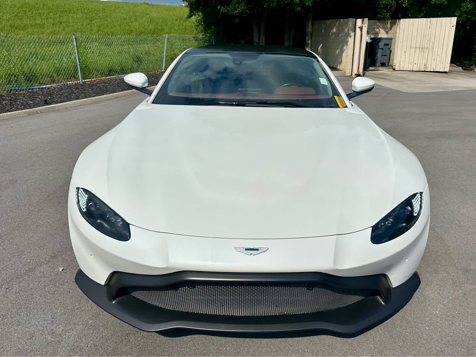 Used 2019 Stratus White Aston Martin  image 2