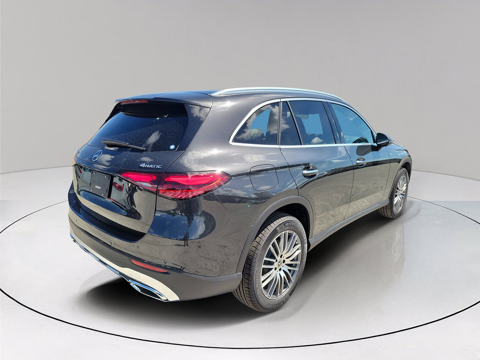 New 2026 Graphite Grey Metallic Mercedes-Benz GLC 300 image 33