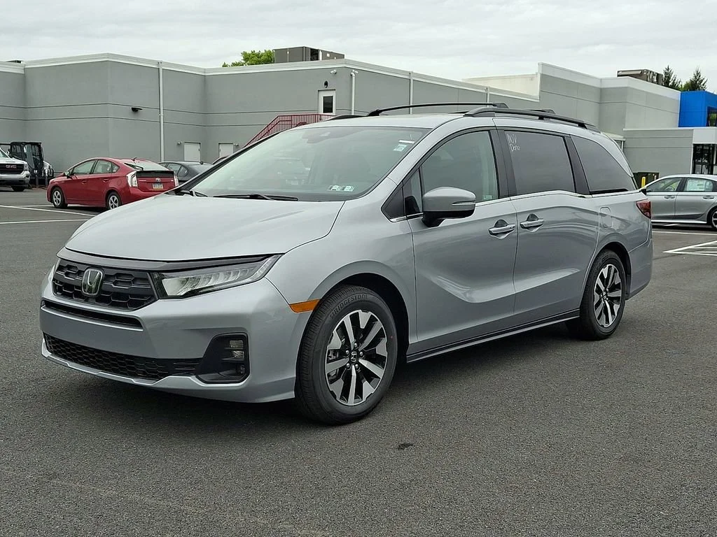 New 2026 Solar Silver Metallic Honda EX-L image 2