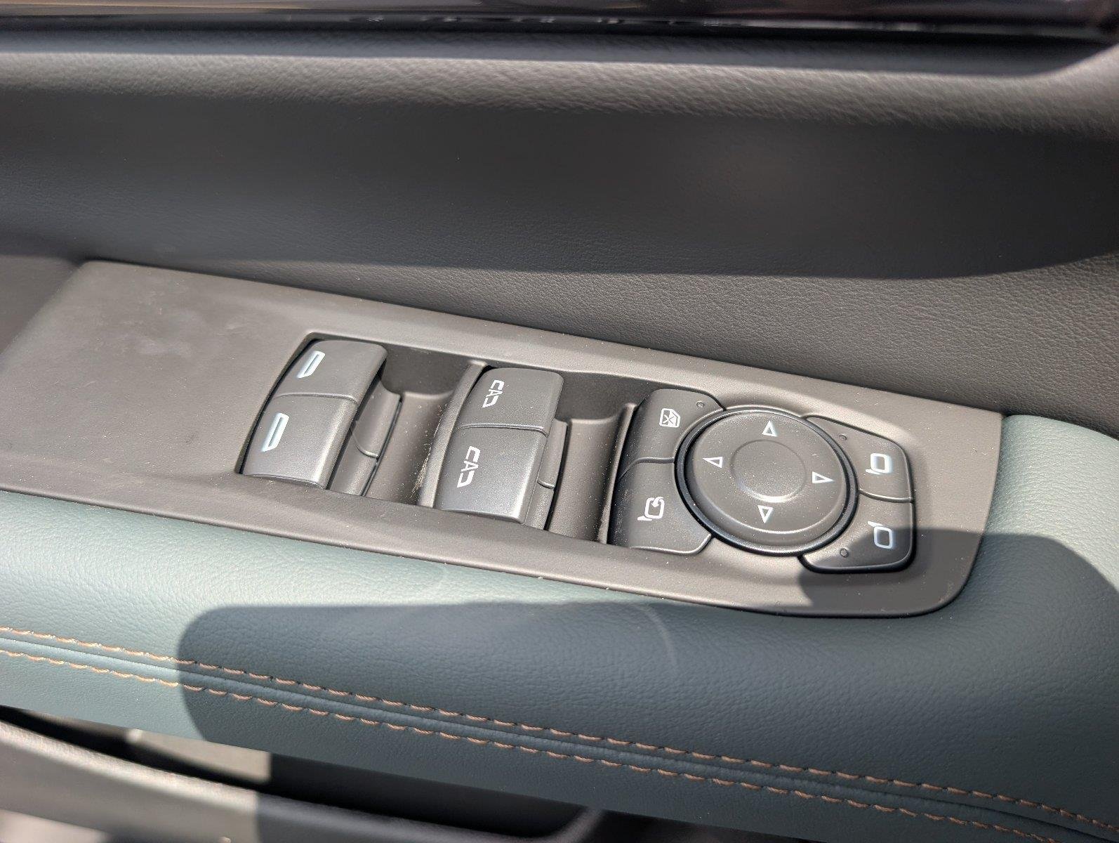 2026 GMC Yukon AT4 - Photo 32