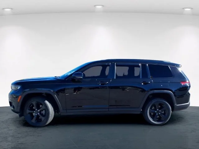 Used 2023 Black Jeep Altitude X image 14