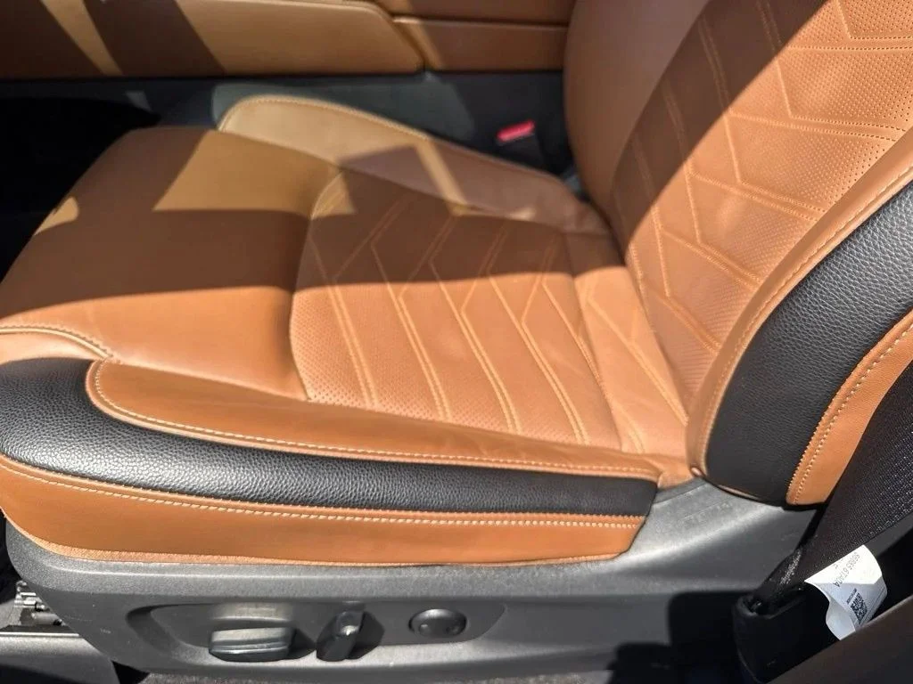 Used 2025 Boulder Gray Nissan Platinum image 19