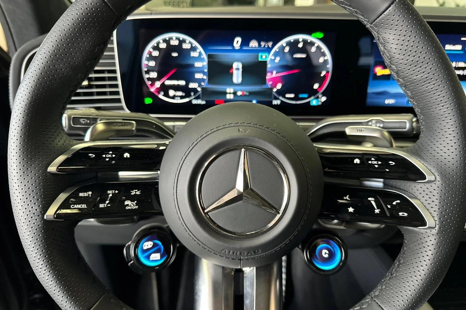 Used 2025  Mercedes-Benz AMG® GLS 63 image 24