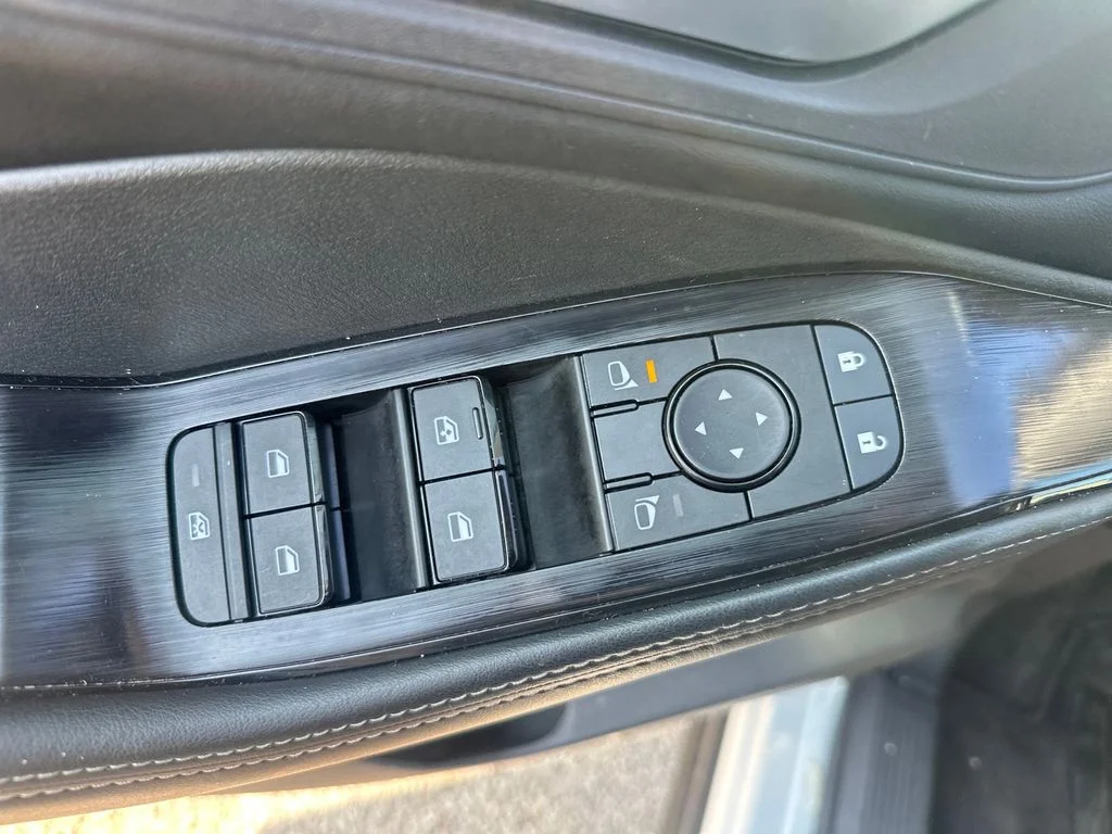 Used 2025 White Nissan SV image 44