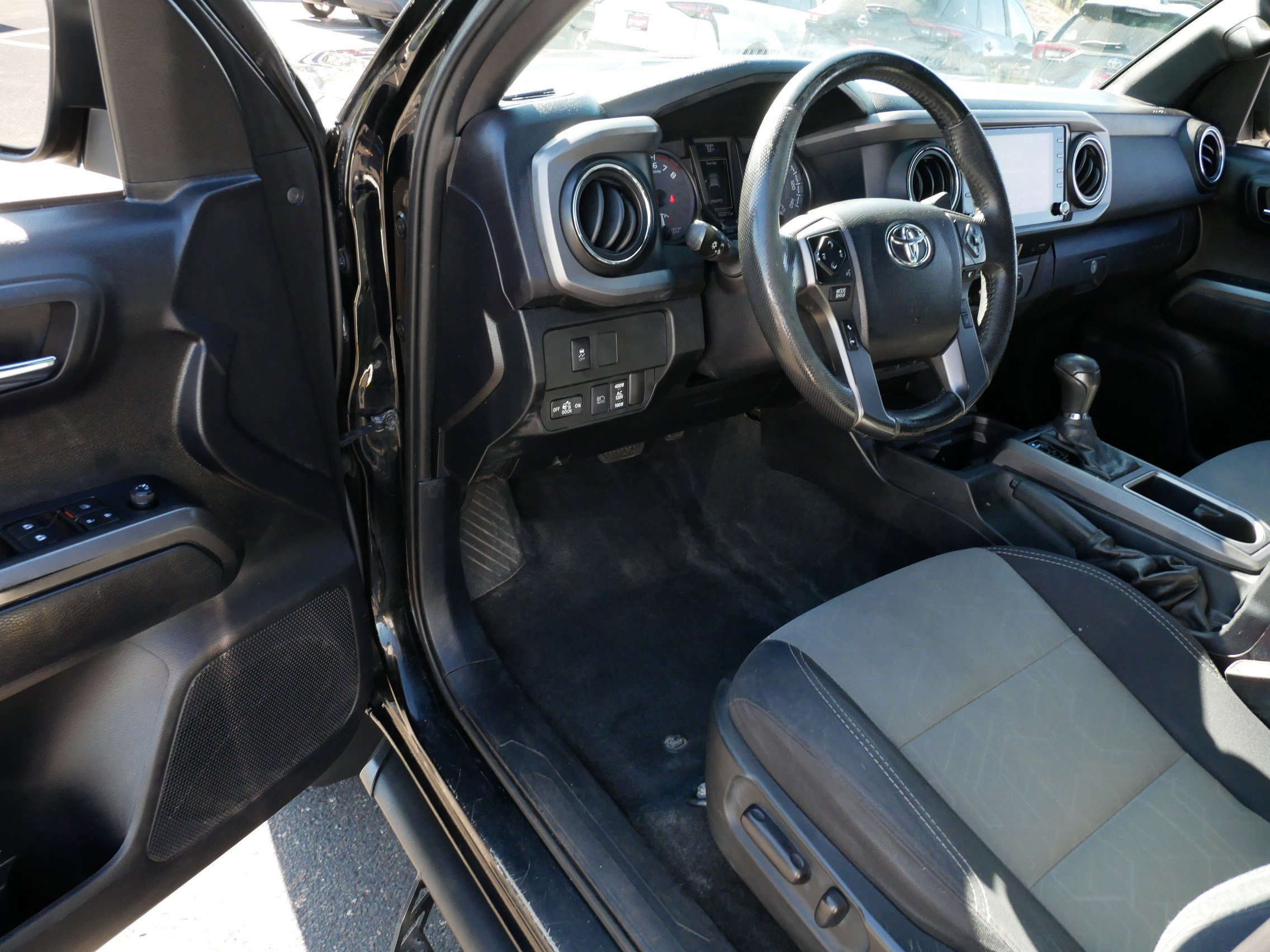 Used 2021 Toyota Tacoma TRD Off Road with VIN 5TFDZ5BN2MX061571 for sale in Brooklyn Center, Minnesota