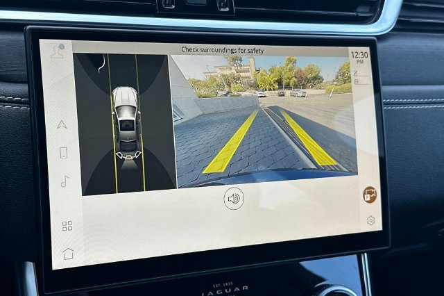 Used 2024 Black Jaguar R-Dynamic SE image 18