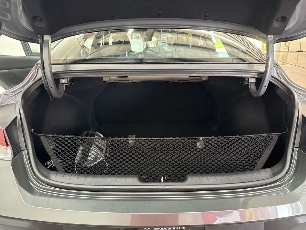 Used 2025 Gray Hyundai SEL Sport image 31