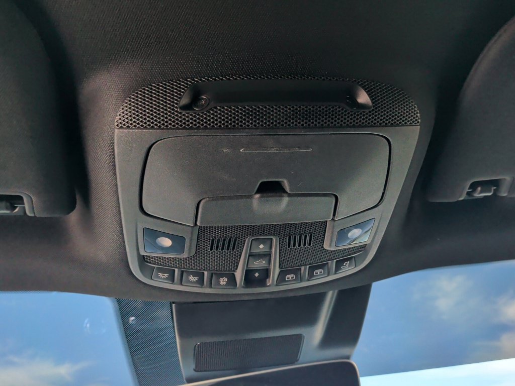 Used 2020 Black Lincoln Reserve image 23