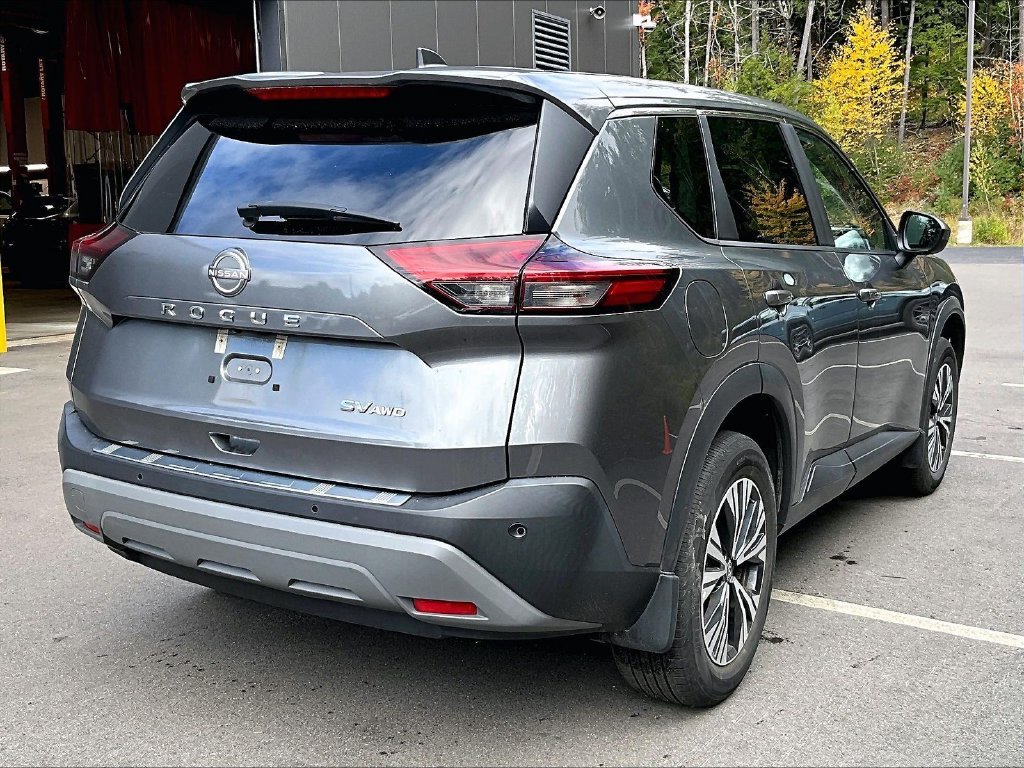 Used 2023 Gray Nissan SV image 3