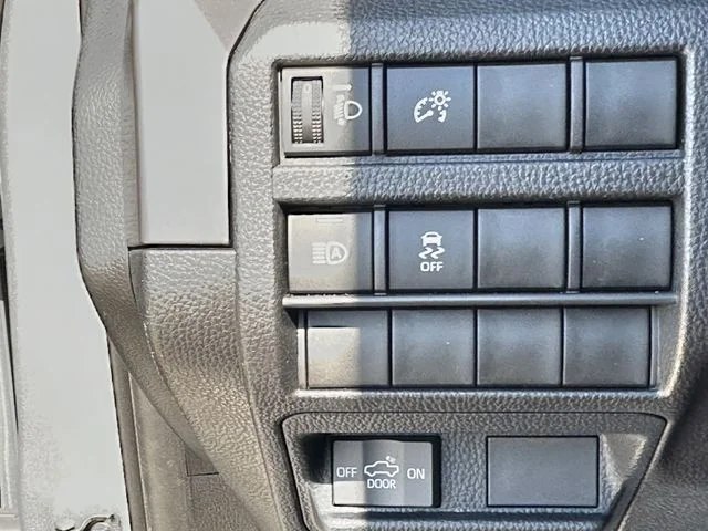 2025 Toyota Tacoma SR5 - Photo 23