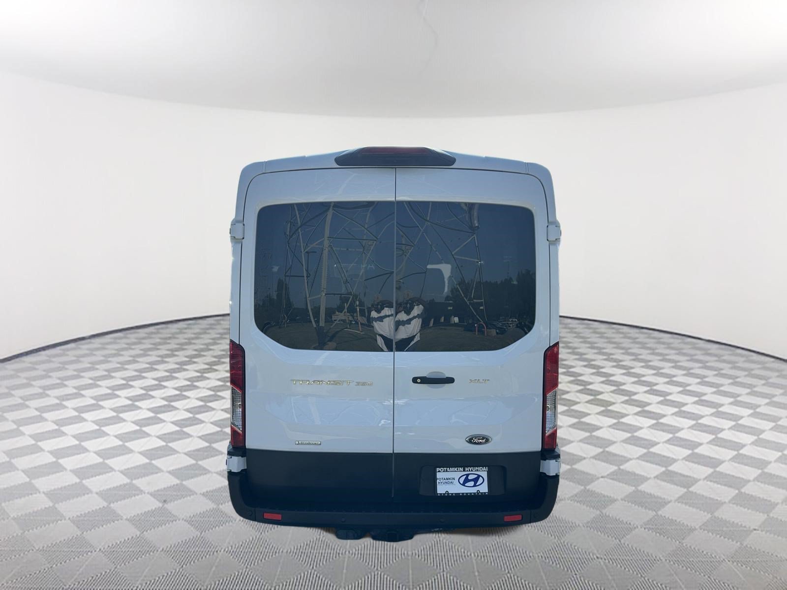 Used 2022 Oxford White Ford XLT image 6
