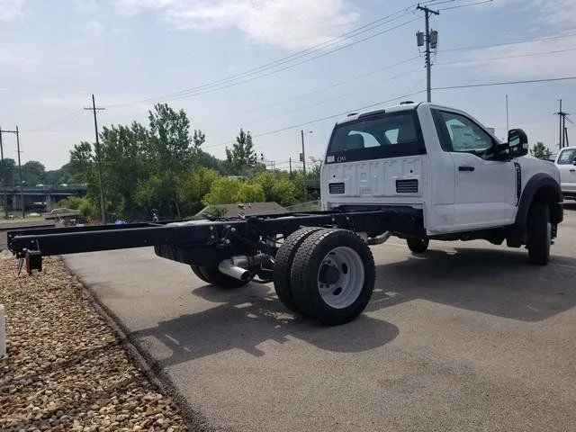 New 2026 Oxford White Ford F-550® XL image 3