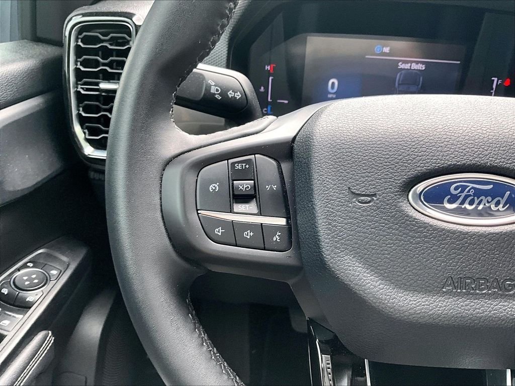 Used 2025 Blue Ford XLT image 19