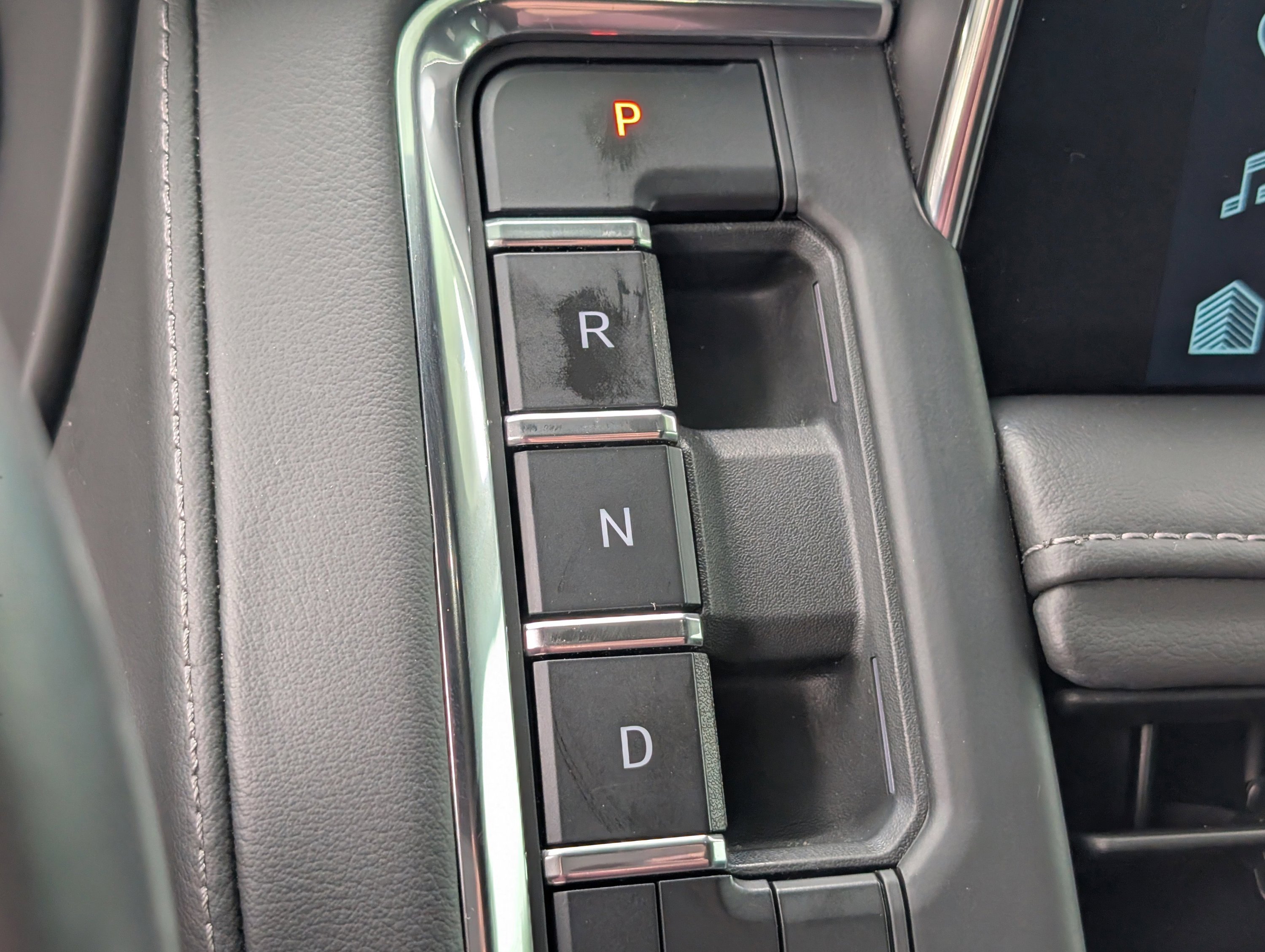 2023 Chevrolet Suburban Z71 - Photo 27