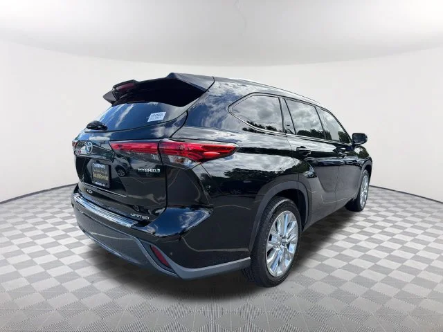 Used 2021 Black Toyota Hybrid Platinum image 5