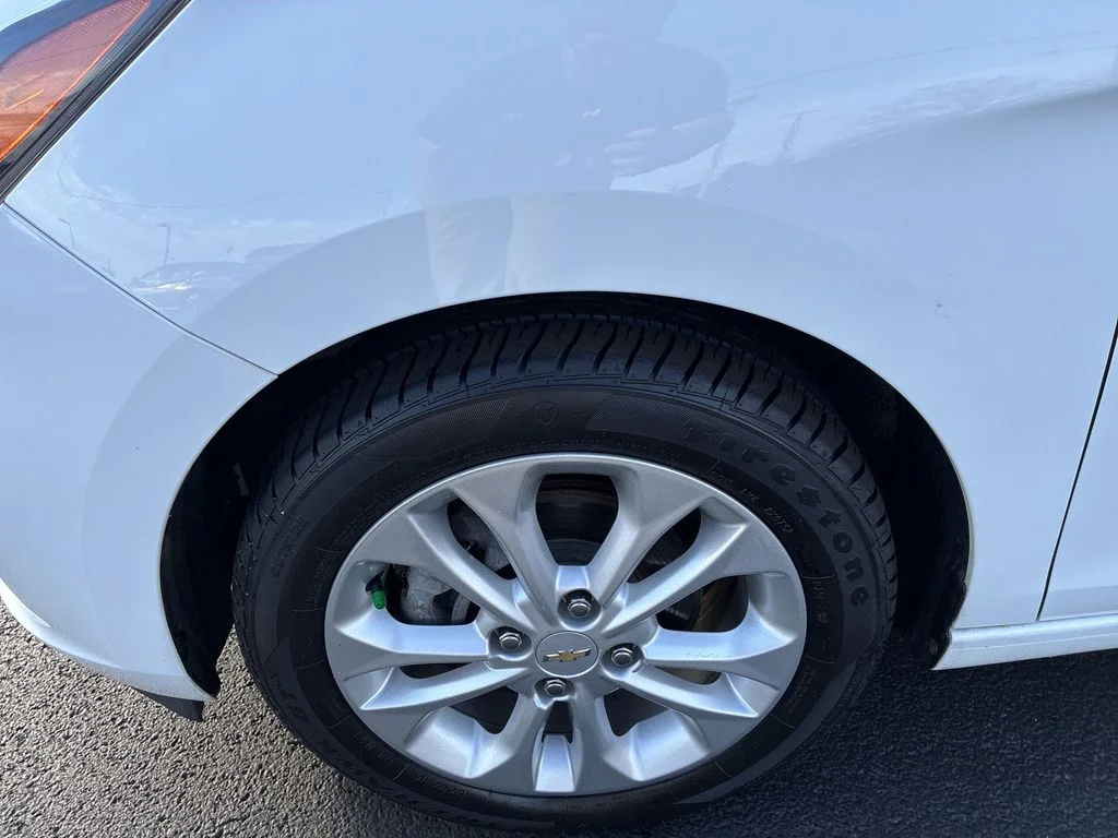 Used 2021 White Chevrolet 1LT image 10