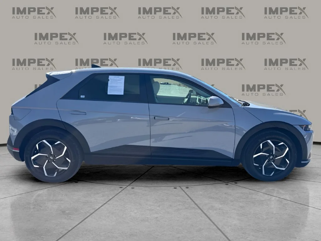 Used 2023 Gray Hyundai SEL image 6