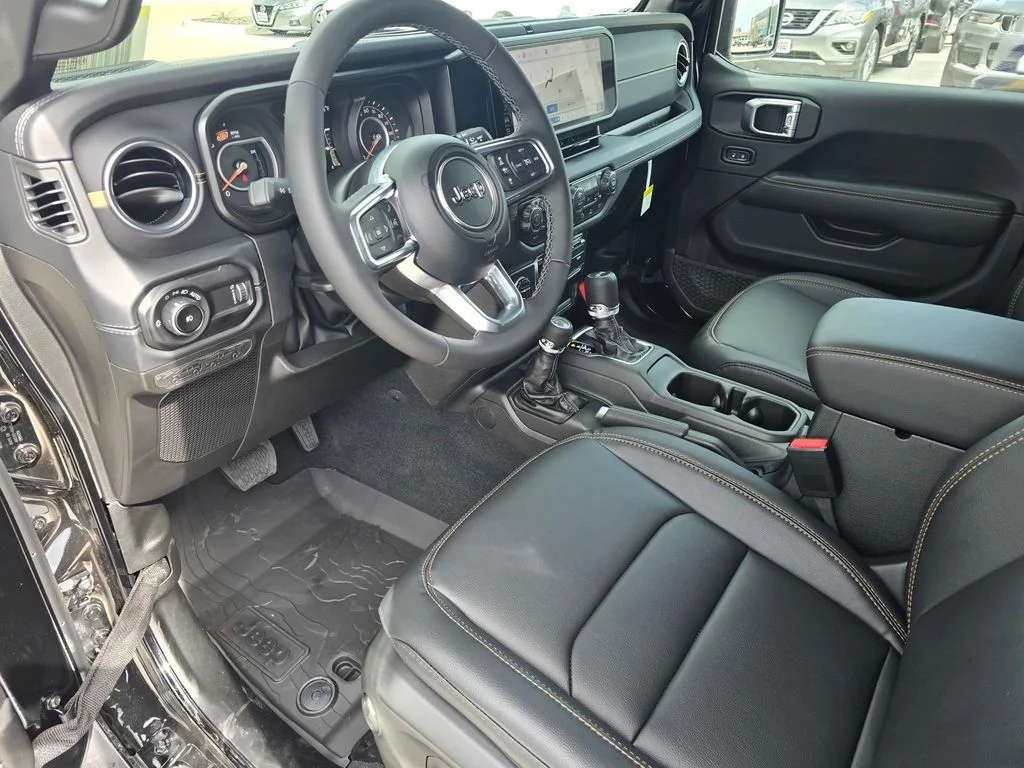 New 2026 Black Clear-Coat Exterior Paint Jeep Sahara image 16