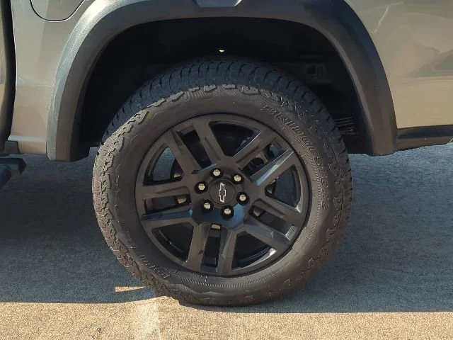 2025 Chevrolet Colorado Trail Boss - Photo 7