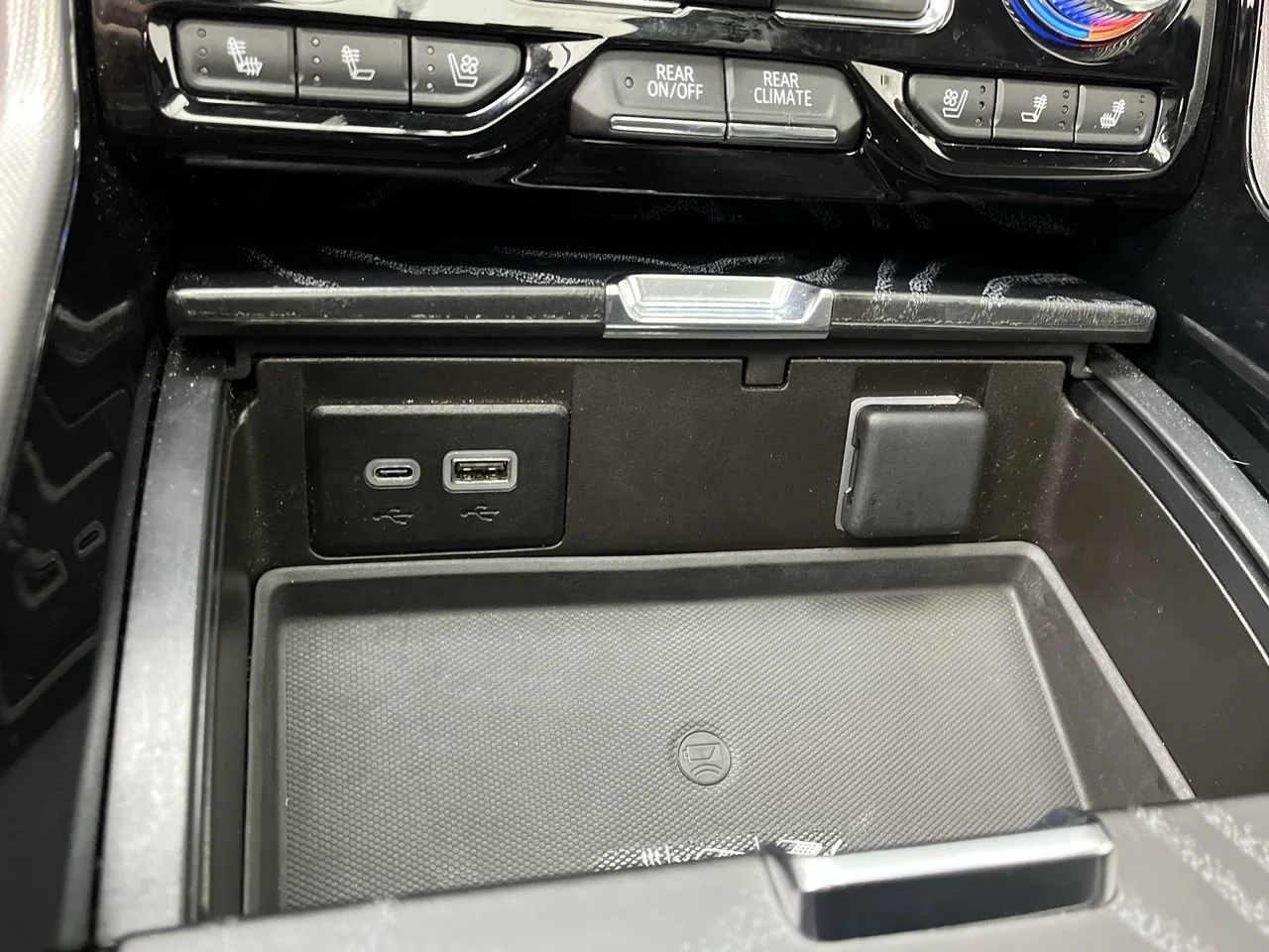 Used 2023 Sterling Metallic GMC Denali image 32