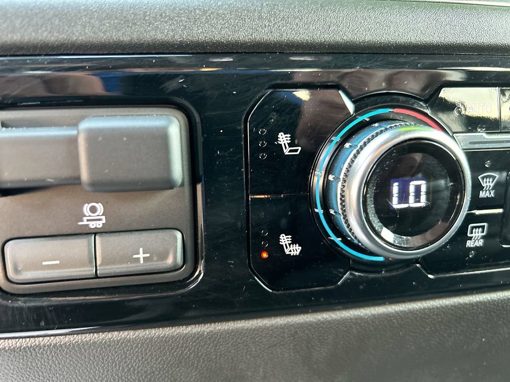 Used 2025 Summit White GMC Elevation image 30
