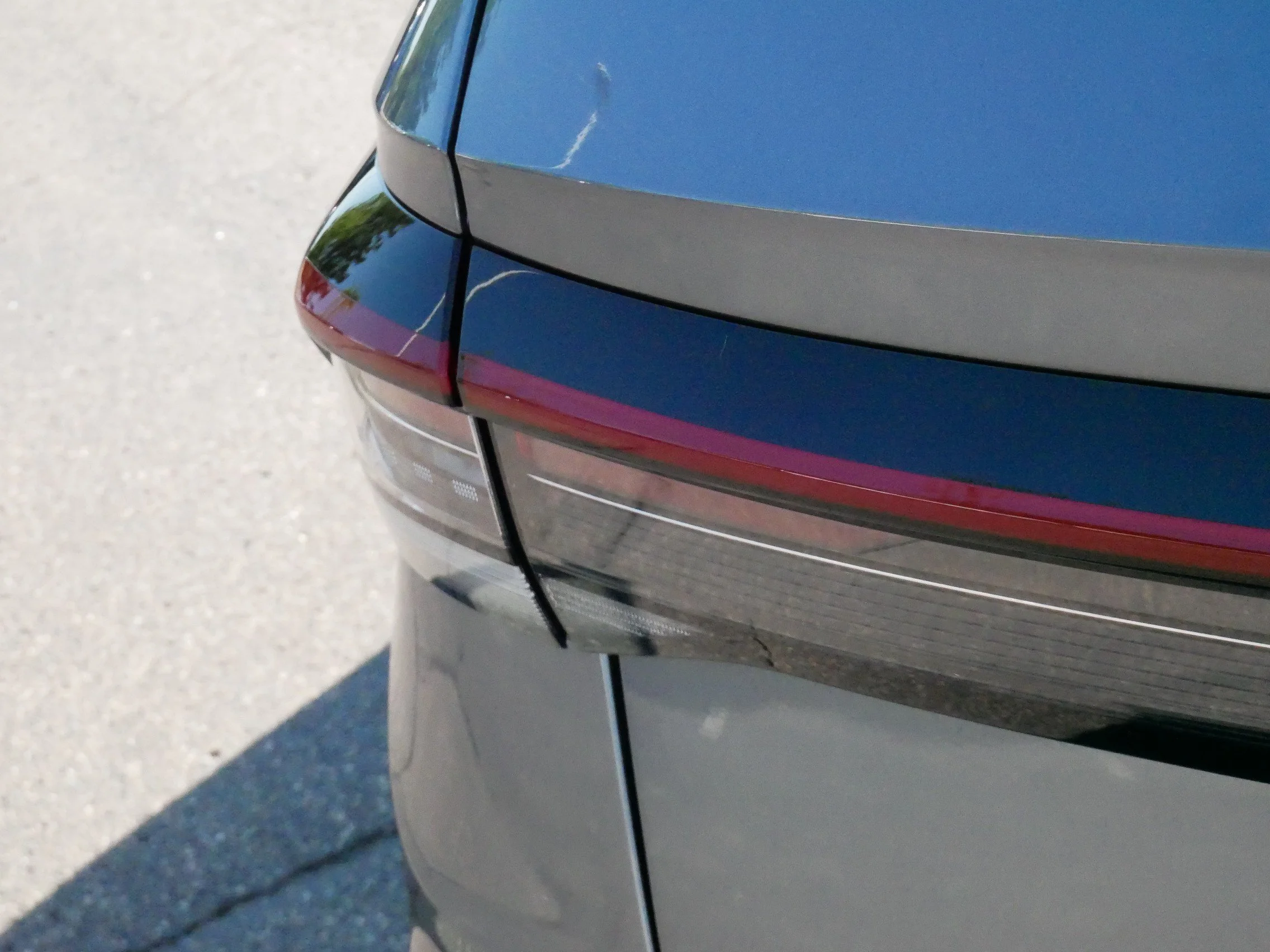 Certified Used 2025 Platinum Gray Metallic Volkswagen S image 17
