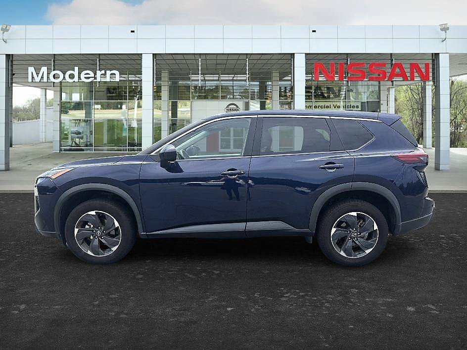 Used 2025 Deep Ocean Blue Pearl Nissan SV image 2