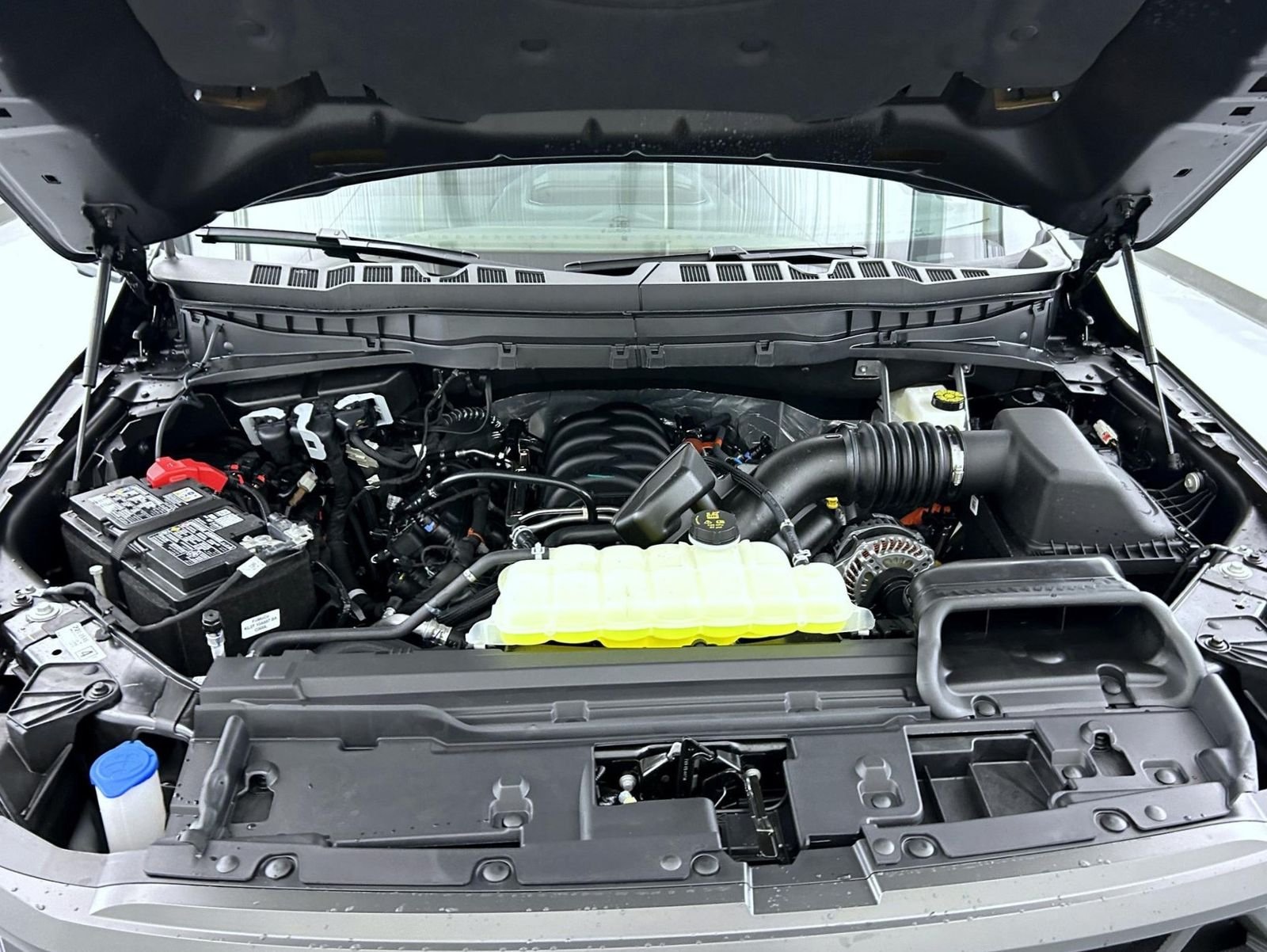 New 2026 Carbonized Gray Metallic Ford Tremor image 25