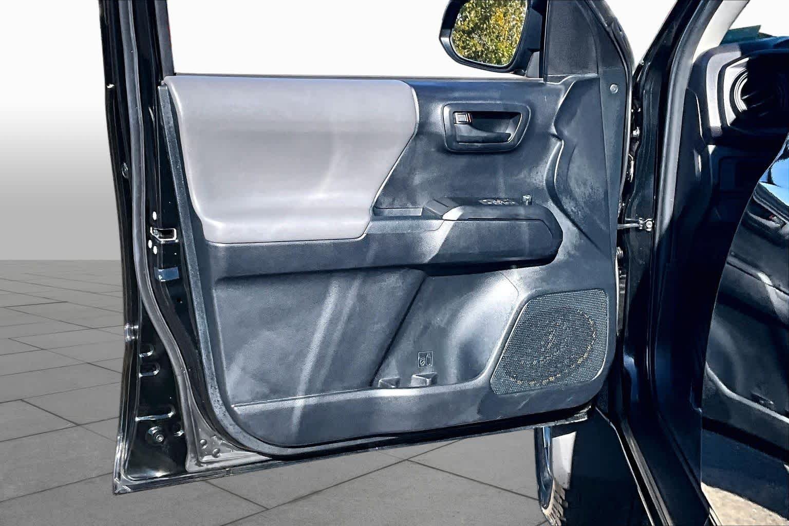 Used 2018 Midnight Black Metallic Toyota SR image 21