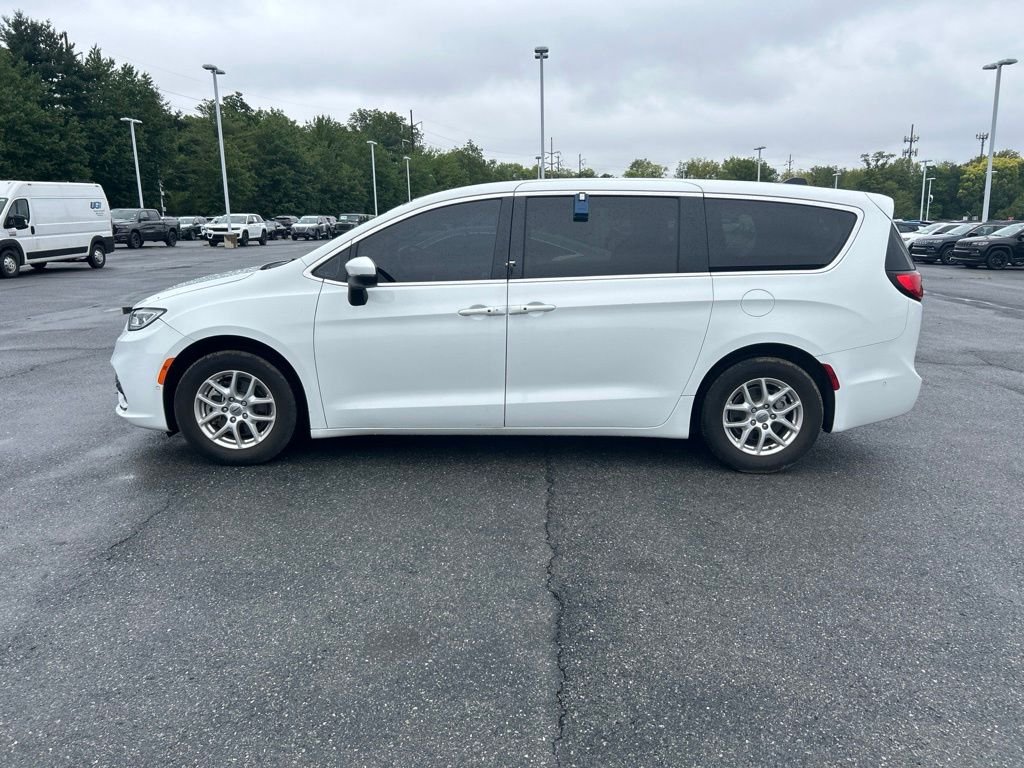 Used 2023 White Chrysler Touring L image 7
