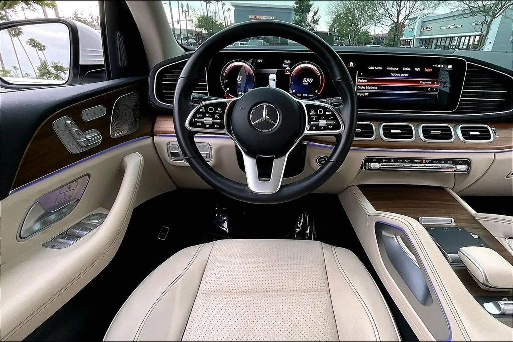 Used 2023  Mercedes-Benz GLS 450 image 7