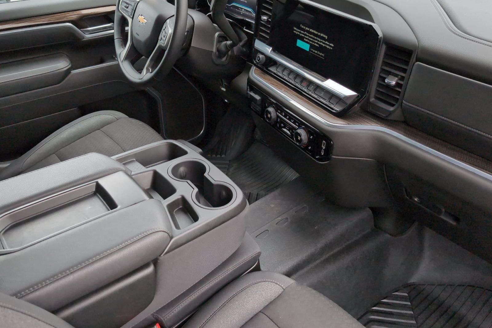 Used 2025 White Chevrolet LT image 15