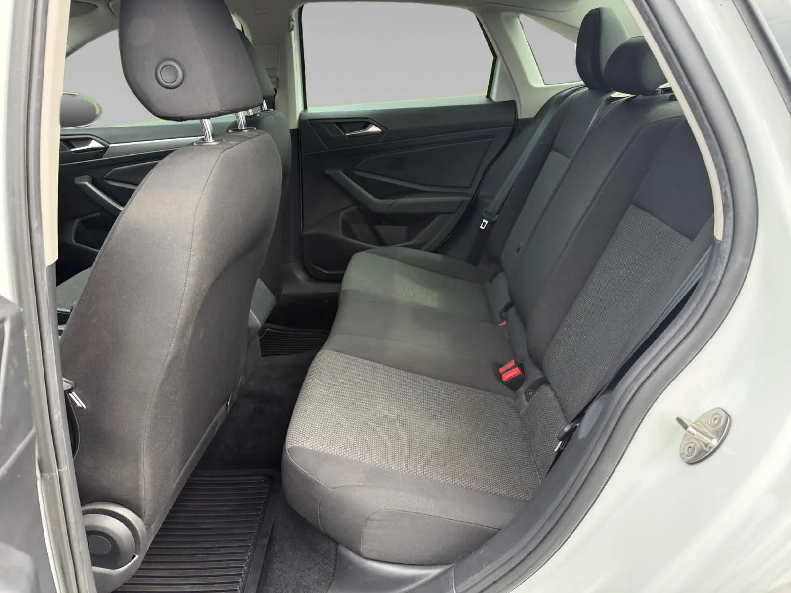Used 2020 Pure White Volkswagen S image 22