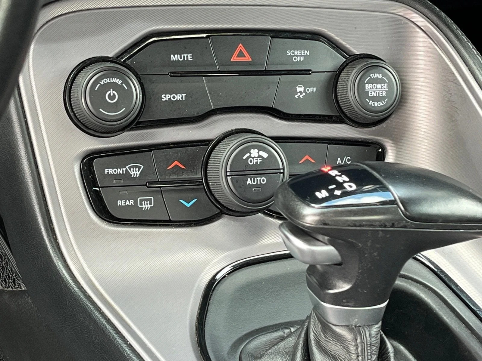 Used 2023 Torred Clearcoat Dodge SXT image 25