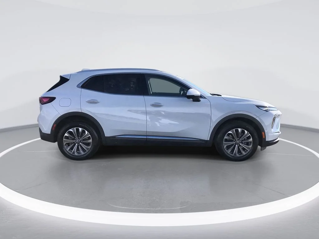 Used 2025 White Buick Preferred image 9