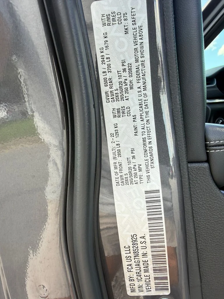 Used 2022 Gray Jeep Altitude image 24
