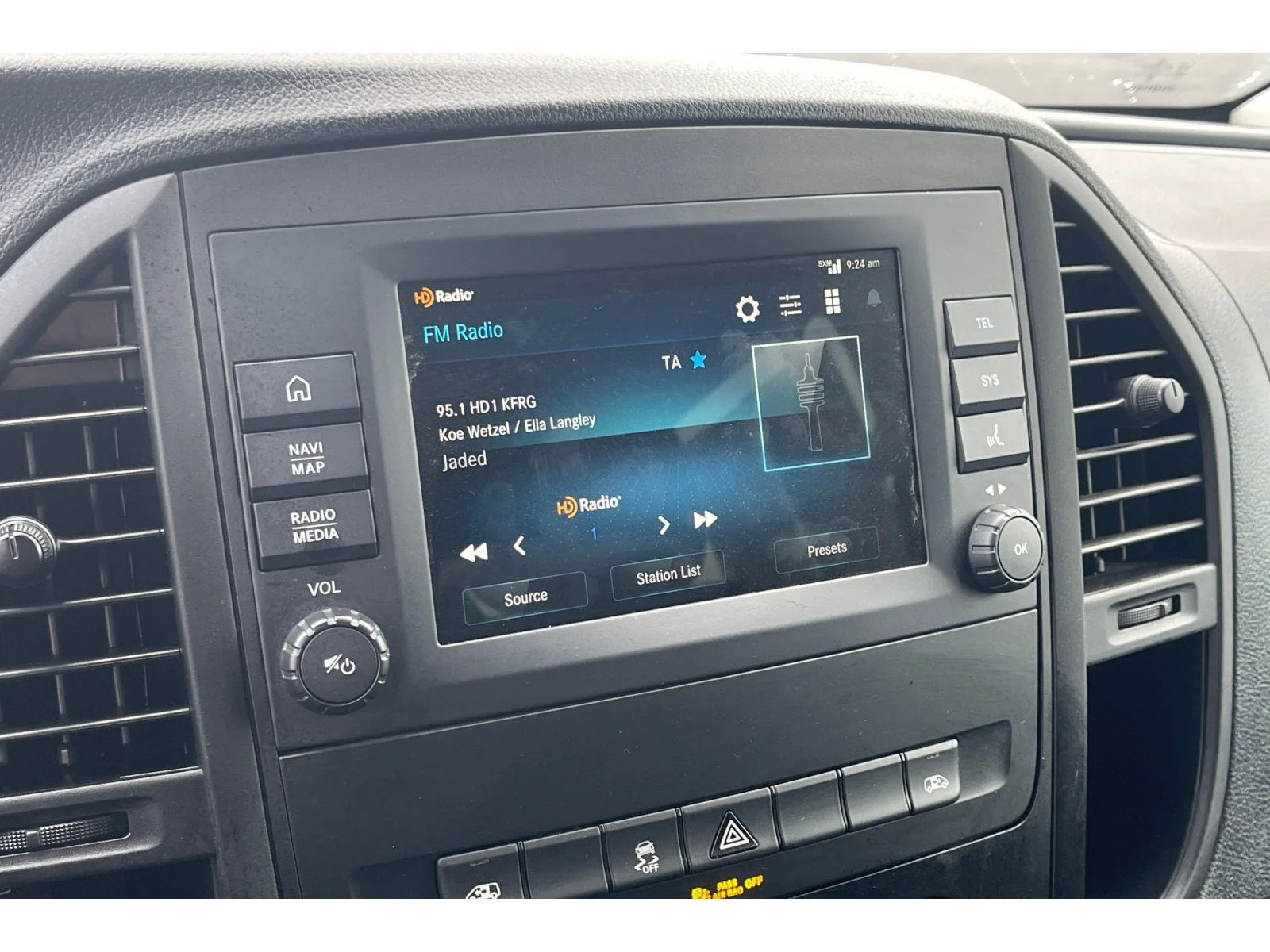 Used 2023 Arctic White Mercedes-Benz Base image 27
