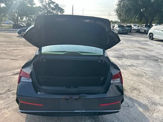 Used 2024 Abyss Black Hyundai SEL image 7