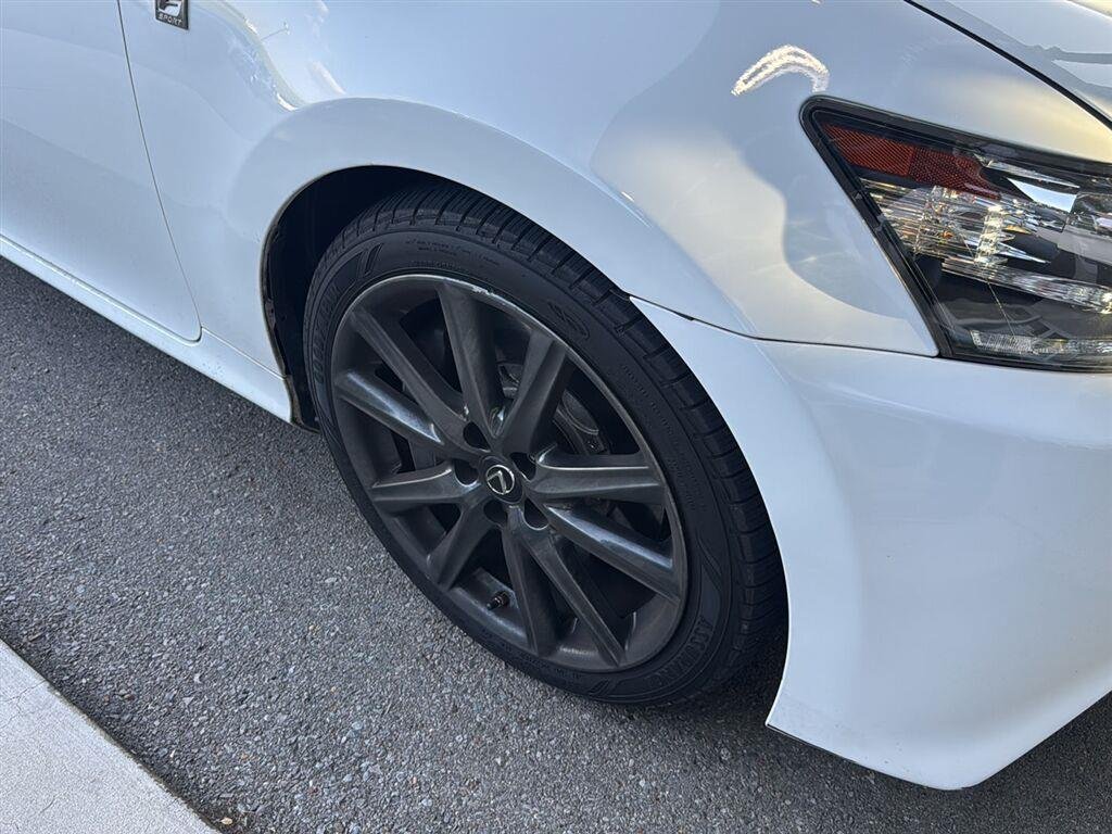 Used 2015 Ultra White Lexus Base image 9