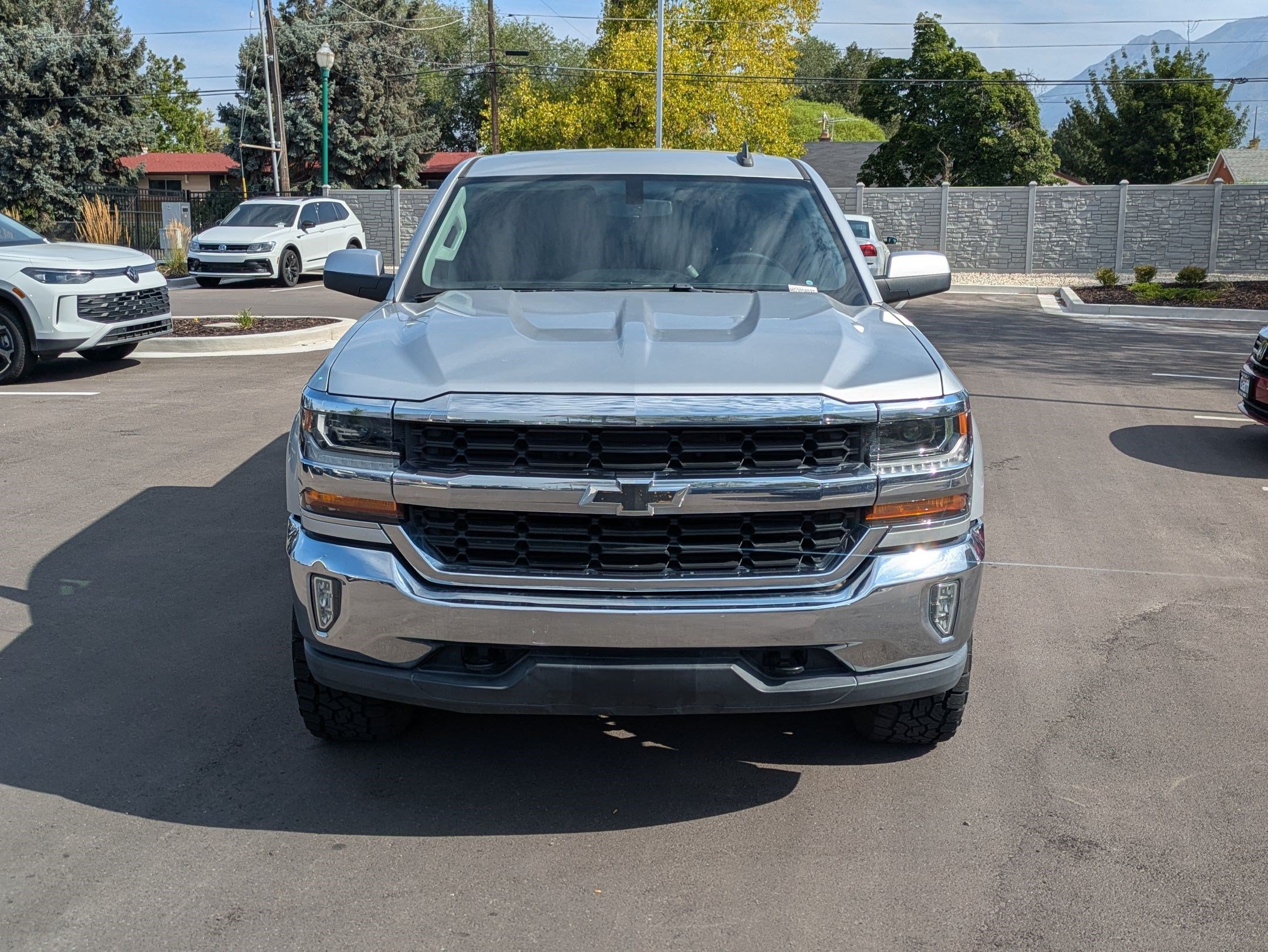 Used 2017 Silver Ice Metallic Chevrolet LT image 8
