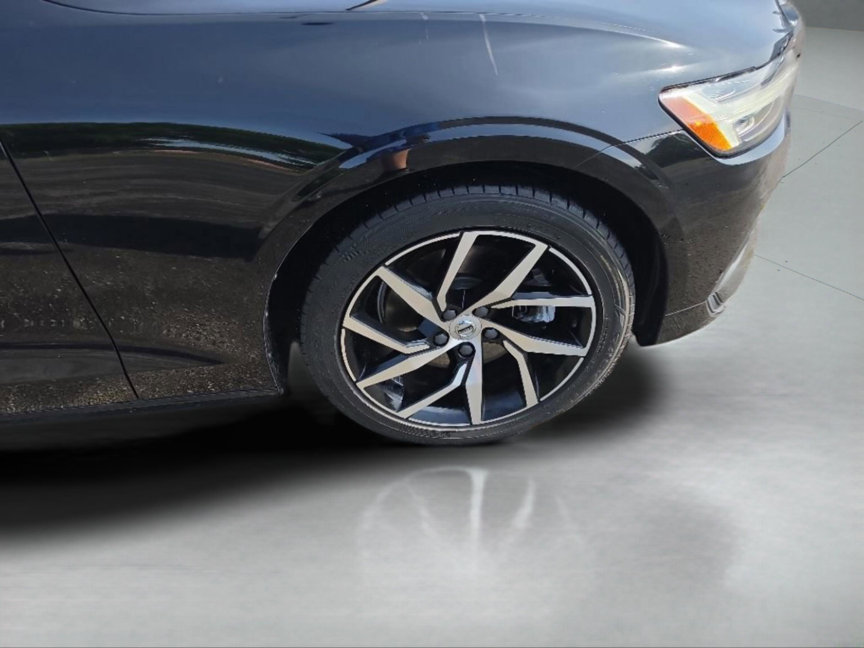 2020 Volvo S60 Momentum - Photo 33