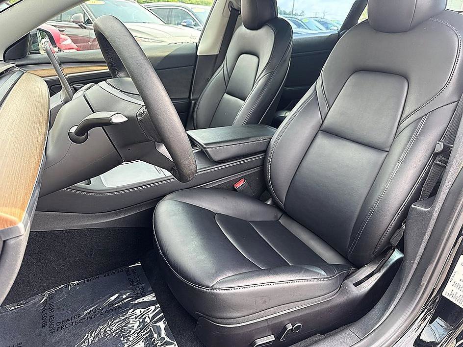 Used 2022 Black Tesla Long Range image 13