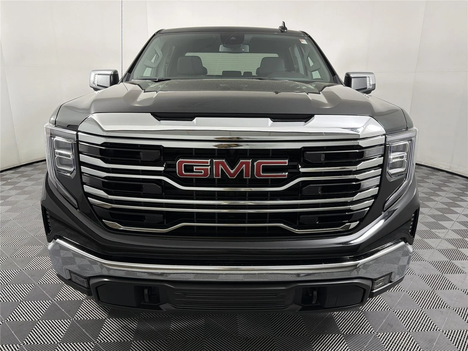 New 2026 Onyx Black GMC SLT image 2