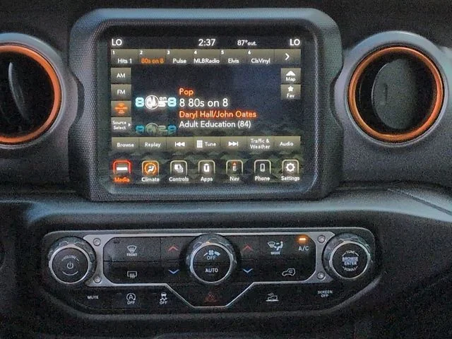 Used 2022 Silver Jeep Mojave image 18