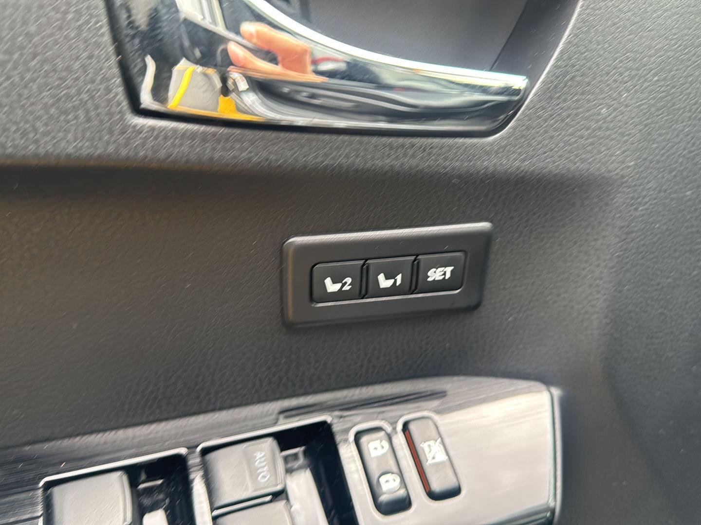 Used 2018 Magnetic Gray Metallic Toyota Limited image 8