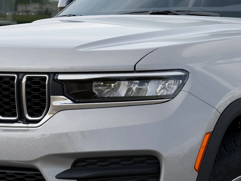 New 2026 Silver Zynith Jeep Laredo X image 36